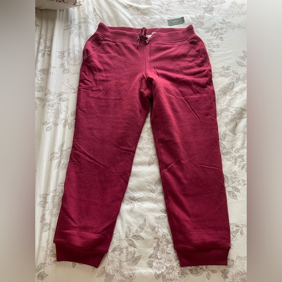 NWT LL Bean Sherpa Lined Fleece Joggers Medium Petite Cran Red Cozycore Soft - Picture 1 of 8
